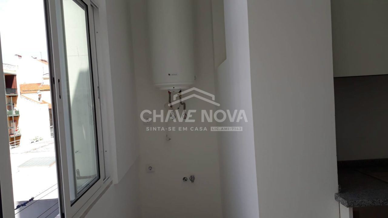 Apartamento T2 para Arrendamento em Arroios