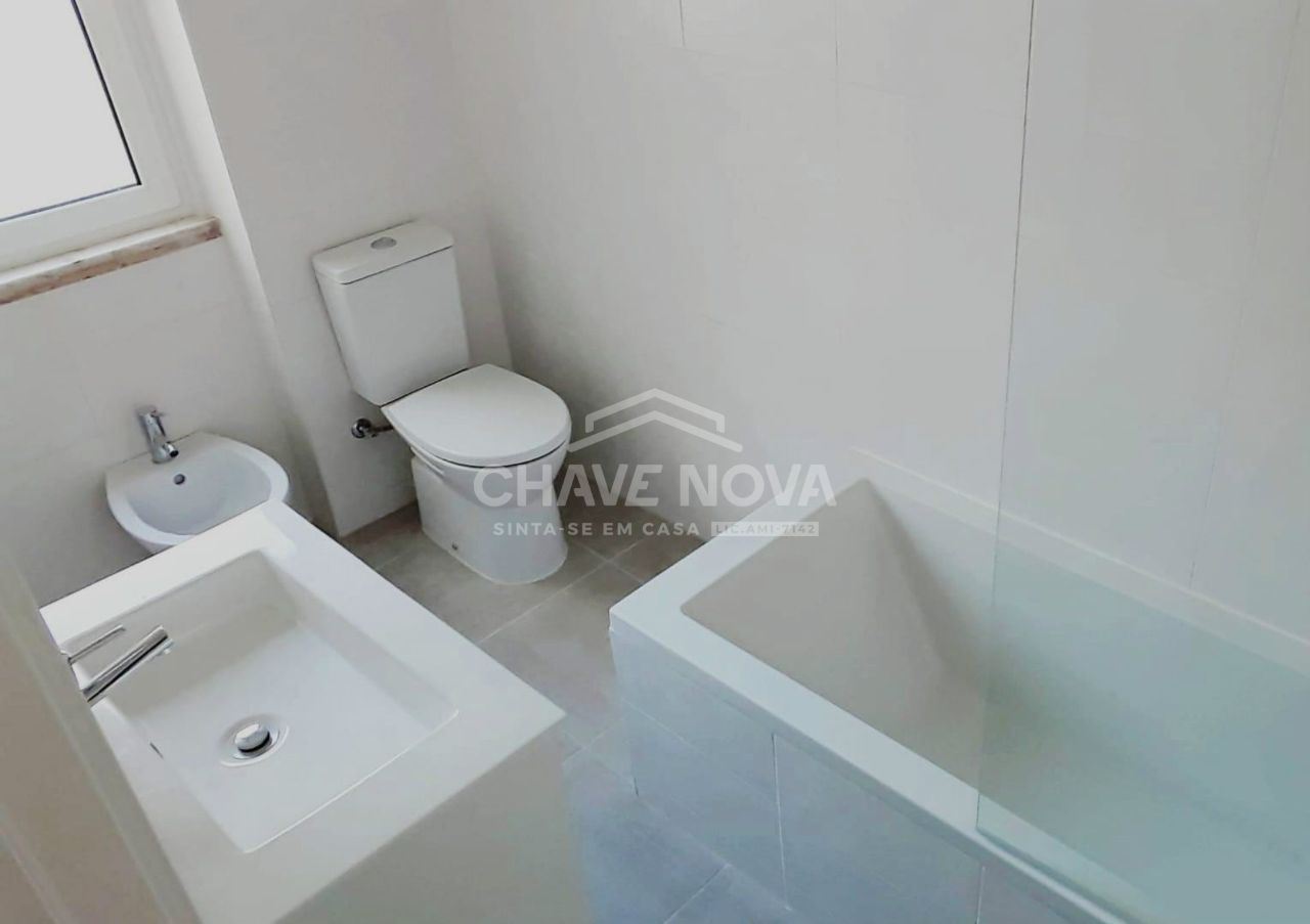 Apartamento T2 para Arrendamento em Arroios