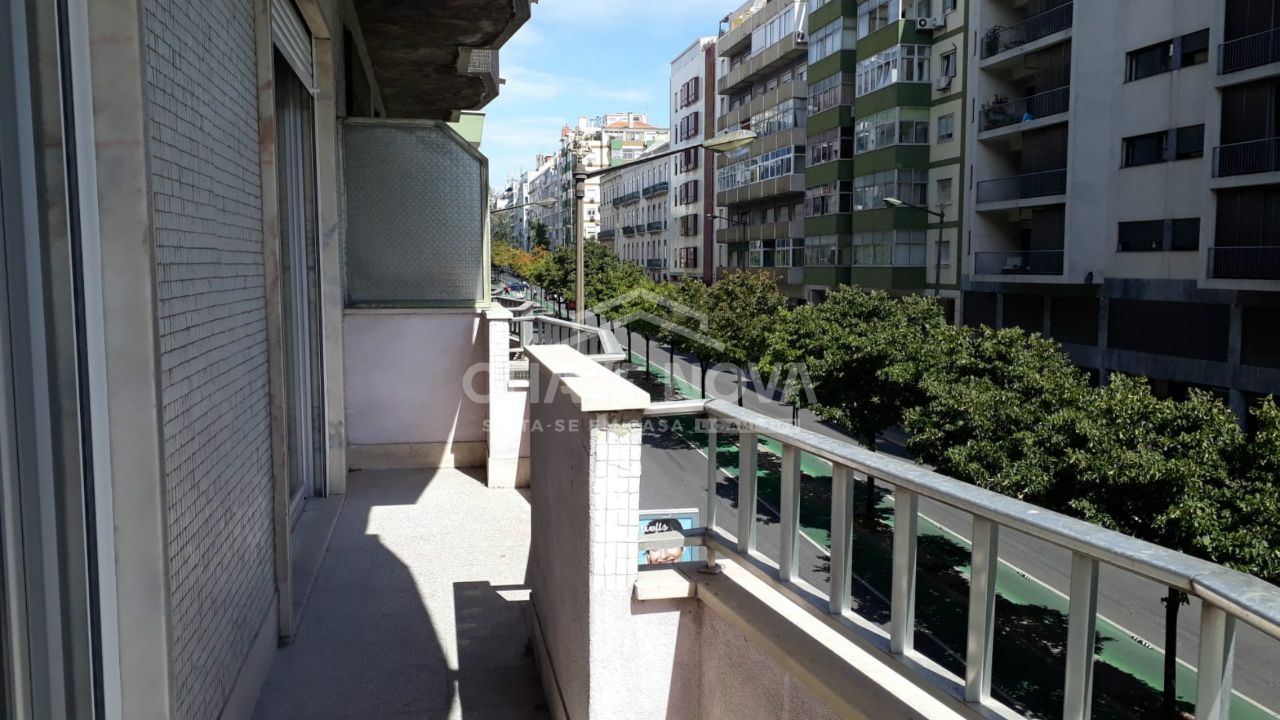 Apartamento T2 para Arrendamento em Arroios