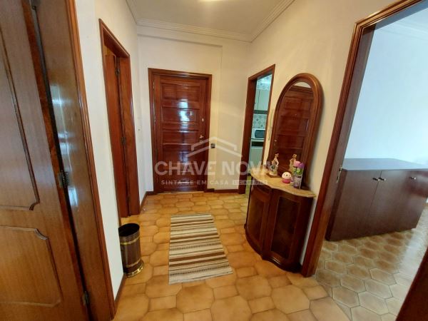 T2 com garagem junto á estação do metro santos silva T2 com garagem junto á estação do metro santos silva