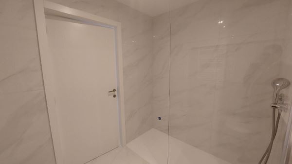 T0 Novo / prédio com lugar de garagem e piscina T0 Novo / prédio com lugar de garagem e piscina