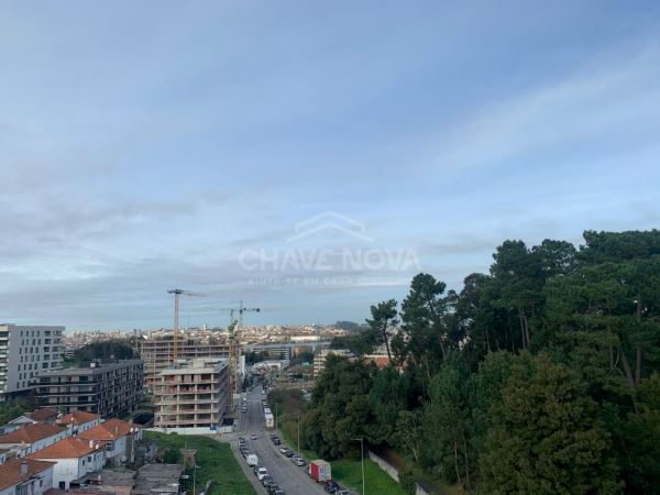 T0 Novo / prédio com lugar de garagem e piscina T0 Novo / prédio com lugar de garagem e piscina