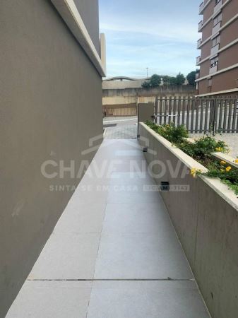 T0 Novo / prédio com lugar de garagem e piscina T0 Novo / prédio com lugar de garagem e piscina