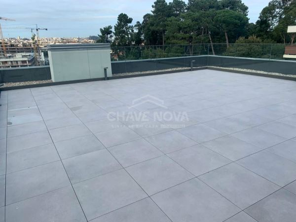 T0 Novo / prédio com lugar de garagem e piscina T0 Novo / prédio com lugar de garagem e piscina