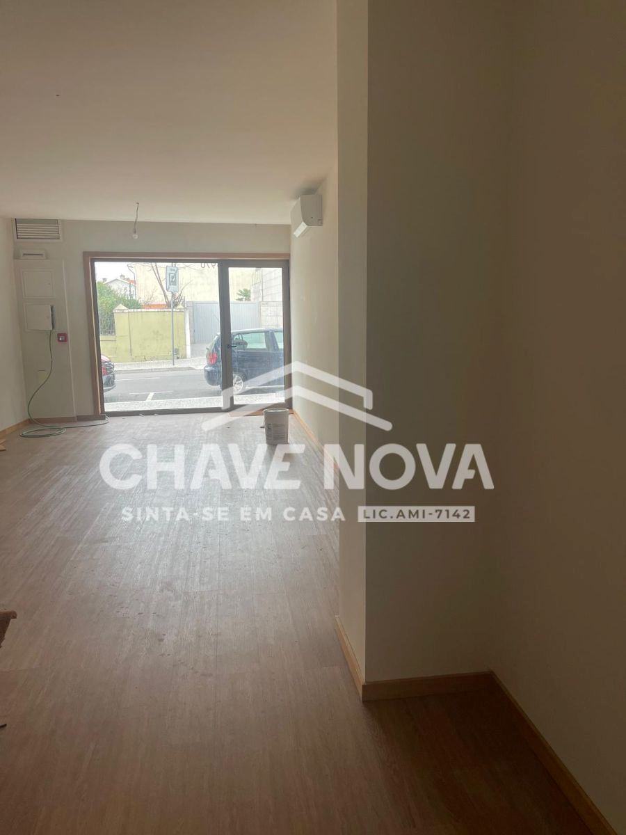 Loja para Arrendamento em São Mamede de Infesta e Senhora da Hora