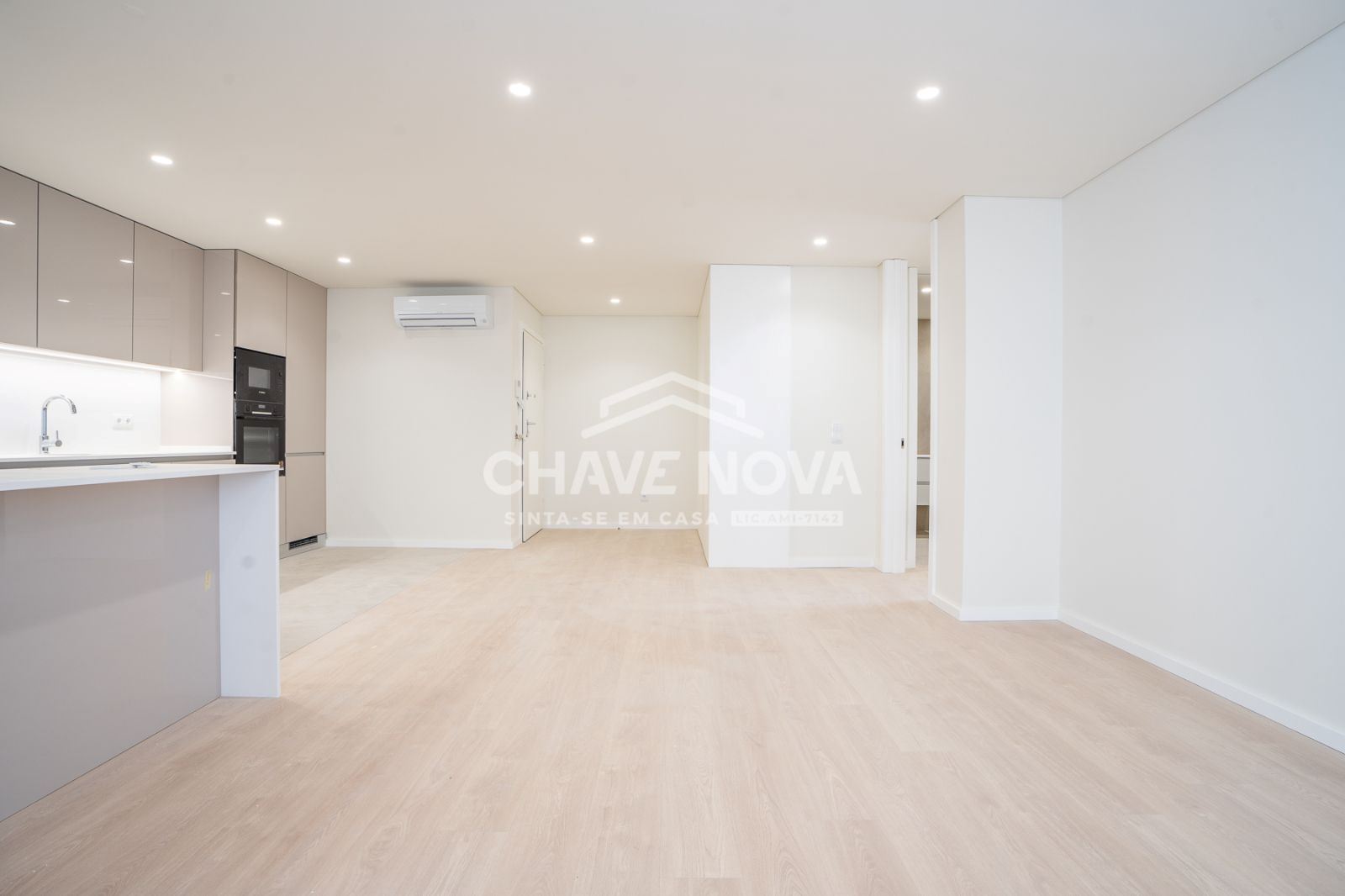 T2 novo piso 1 em Santa Marinha, Gaia