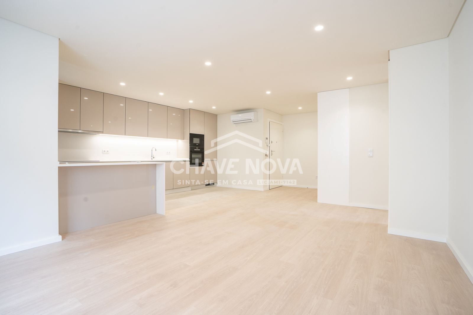 T2 novo piso 1 em Santa Marinha, Gaia