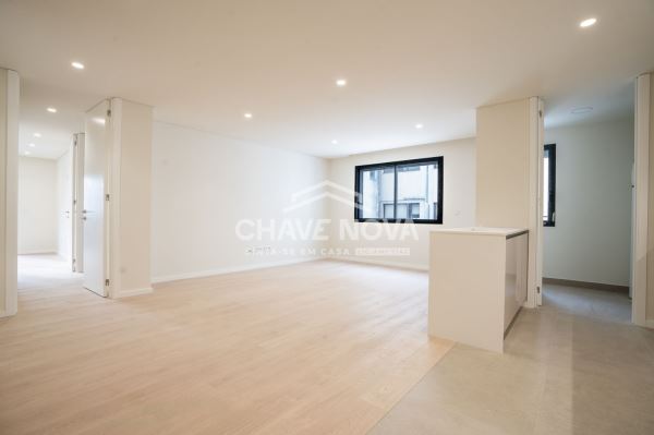 T2 novo piso 1 em Santa Marinha, Gaia