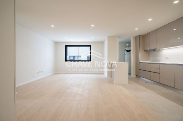 T2 novo piso 1 em Santa Marinha, Gaia