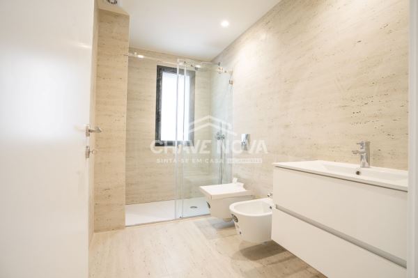 T2 novo piso 1 em Santa Marinha, Gaia