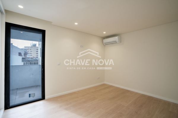 T2 novo piso 1 em Santa Marinha, Gaia