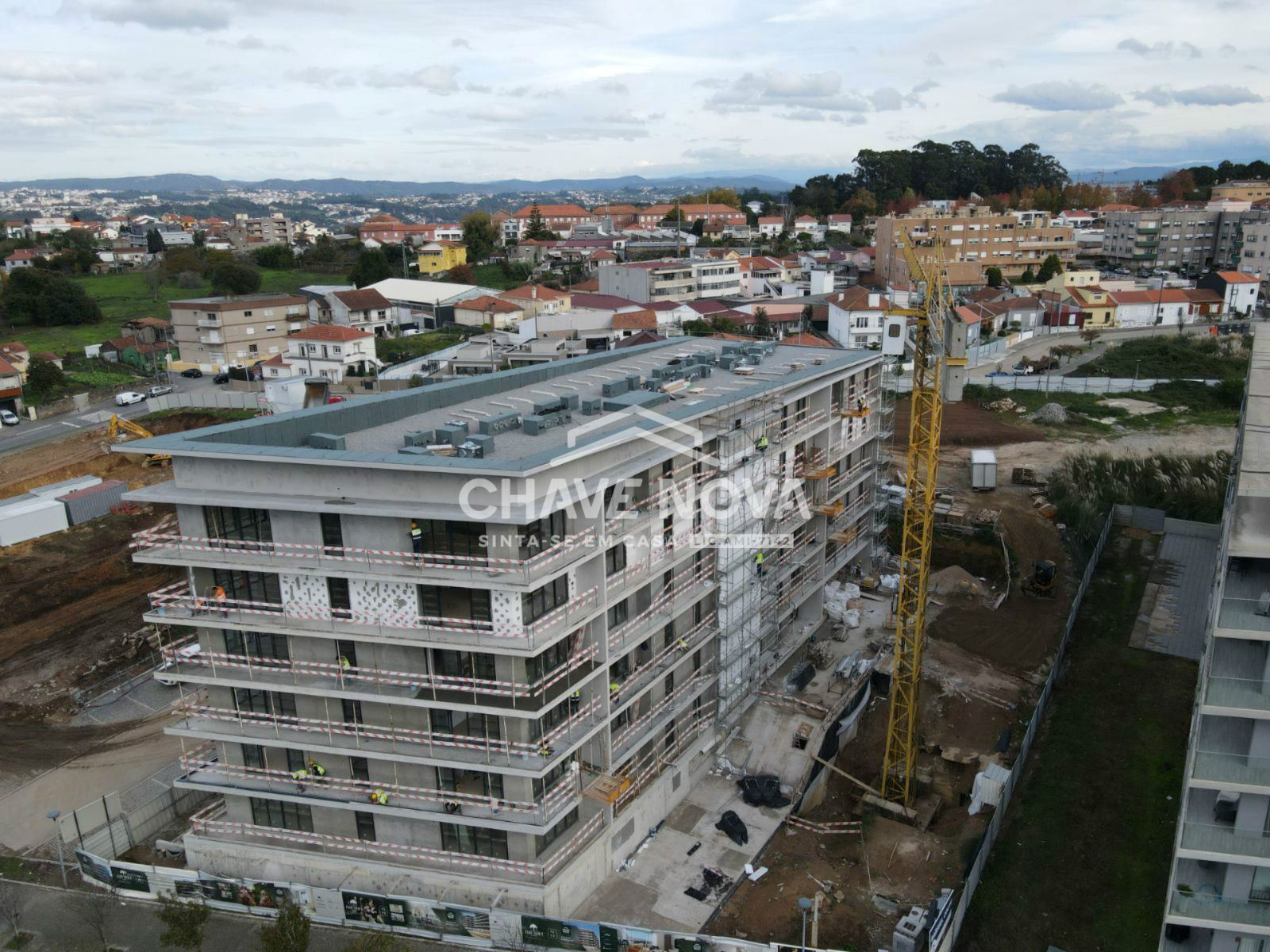 Apartamento T3 c/ Varanda e Lugar de Garagem Duplo em Oliveira do Douro 