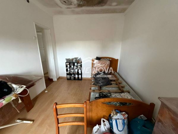 Moradia T3 em Campolide com logradouro para remodelar ao seu gosto!