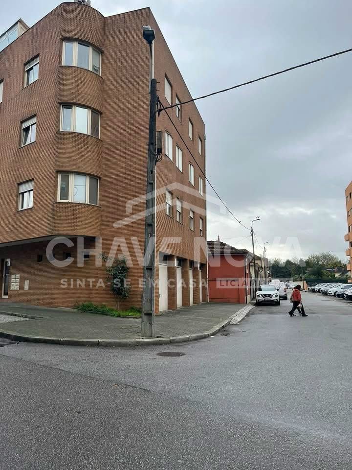 Apartamento T2 Como Novo com Lugar de Garagem - Junto ao Arrábida Shopping 