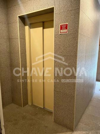 Apartamento T2 Como Novo com Lugar de Garagem - Junto ao Arrábida Shopping 