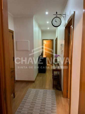 Apartamento T2 Como Novo com Lugar de Garagem - Junto ao Arrábida Shopping 