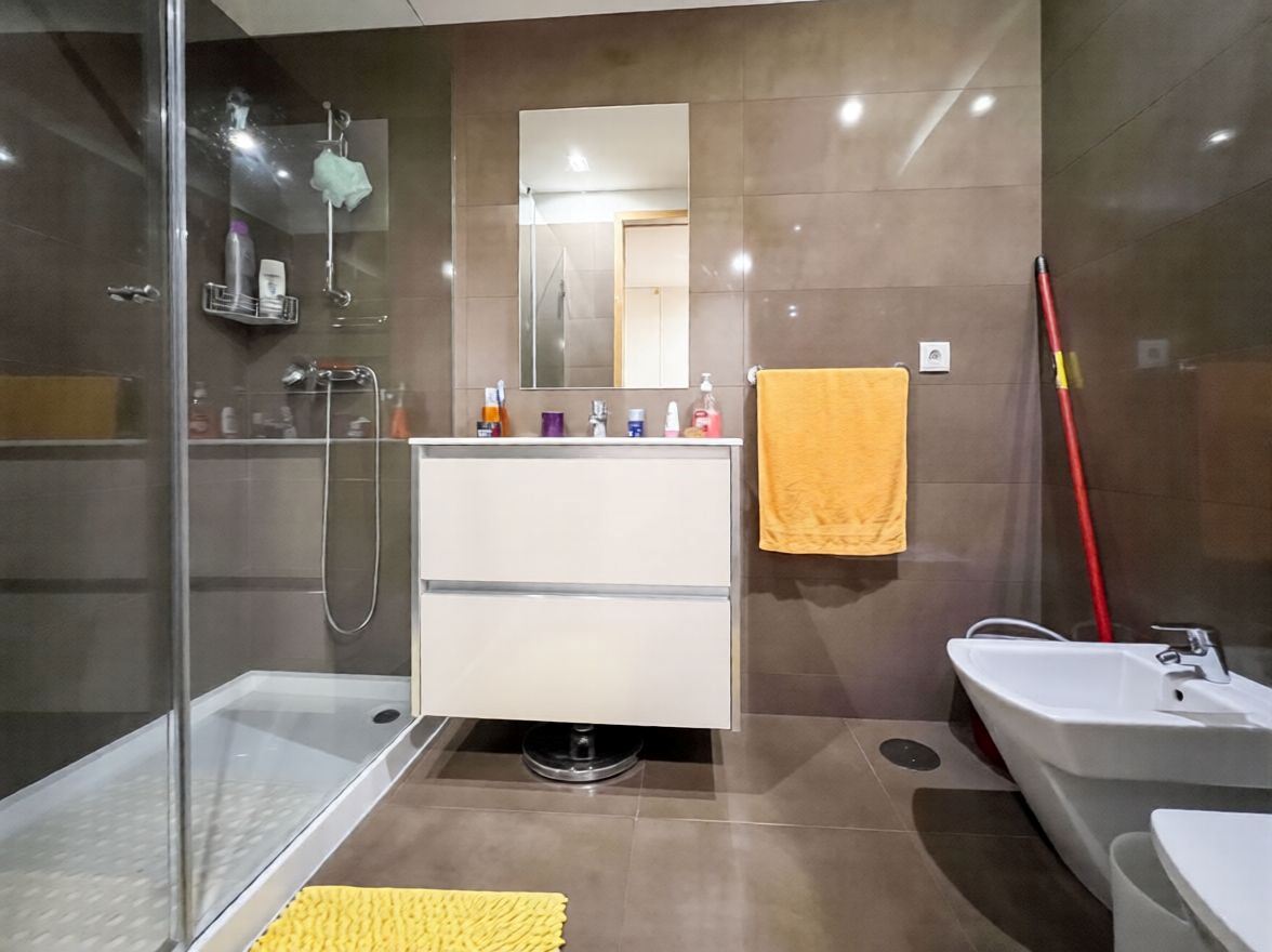 Apartamento T1 para Arrendamento em Mafamude e Vilar do Paraíso