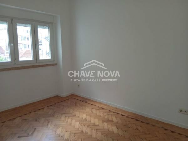 Apartamento T2 em Campo de Ourique