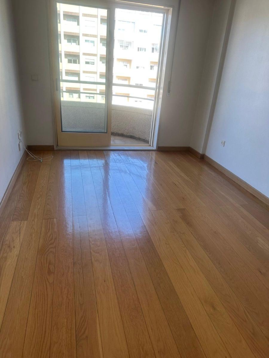 Apartamento T1 para Arrendamento em Mafamude e Vilar do Paraíso