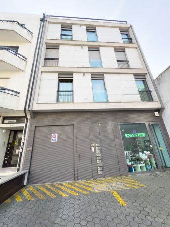 Excelente apartamento T1 equipado e mobiliado no Centro de Gaia (El Corte Inglés)