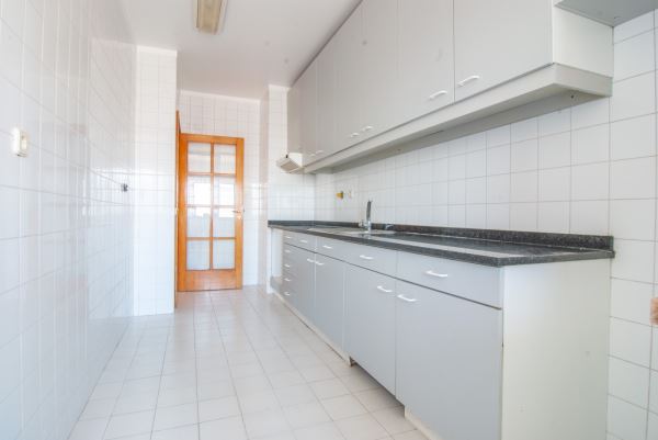 T3 com vistas desafogada em Vilar do Andorinho