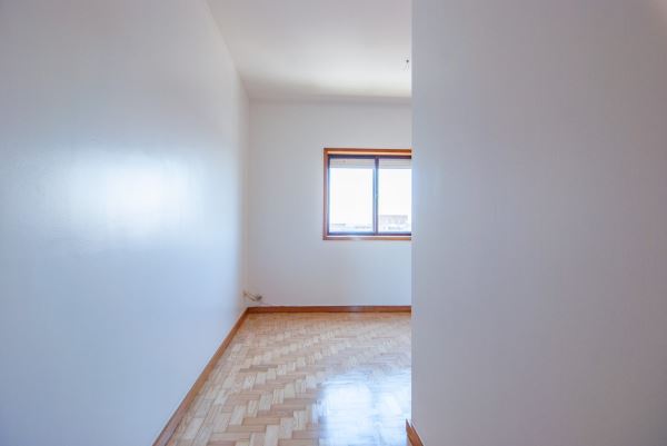 T3 com vistas desafogada em Vilar do Andorinho