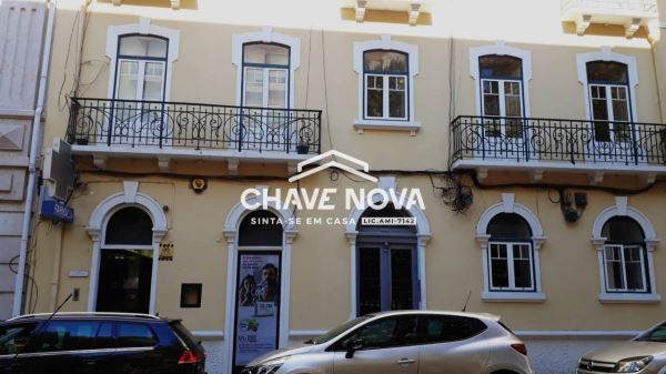 Apartamento T3 Renovado na Rua Antonio Enes, Avenidas Novas, Lisboa.