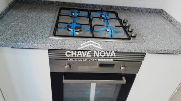 Apartamento T3 Renovado na Rua Antonio Enes, Avenidas Novas, Lisboa.