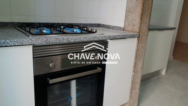 Apartamento T3 Renovado na Rua Antonio Enes, Avenidas Novas, Lisboa.