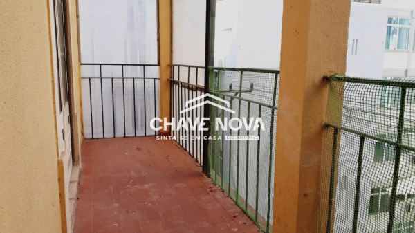 Apartamento T3 Renovado na Rua Antonio Enes, Avenidas Novas, Lisboa.