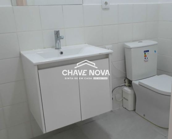 Apartamento T3 Renovado na Rua Antonio Enes, Avenidas Novas, Lisboa.