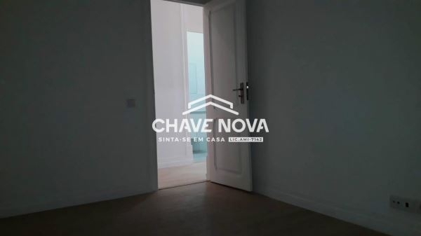 Apartamento T3 Renovado na Rua Antonio Enes, Avenidas Novas, Lisboa.