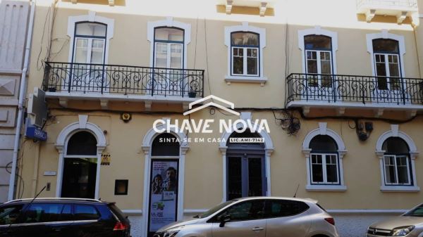 Apartamento T3 Renovado na Rua Antonio Enes, Avenidas Novas, Lisboa.