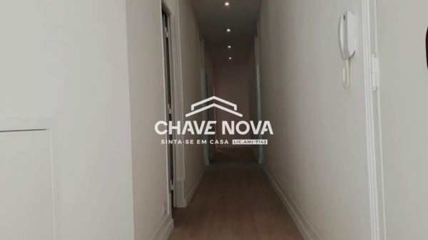 Apartamento T3 Renovado na Rua Antonio Enes, Avenidas Novas, Lisboa.