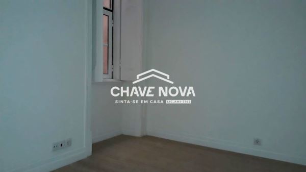 Apartamento T3 Renovado na Rua Antonio Enes, Avenidas Novas, Lisboa.