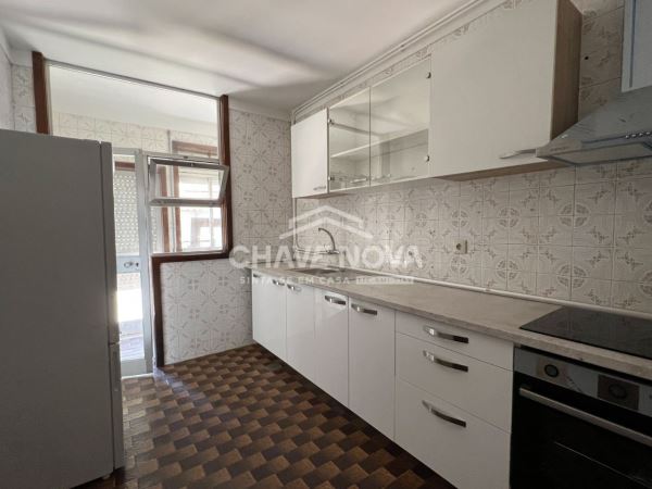 Apartamento T1 em Santa Marinha