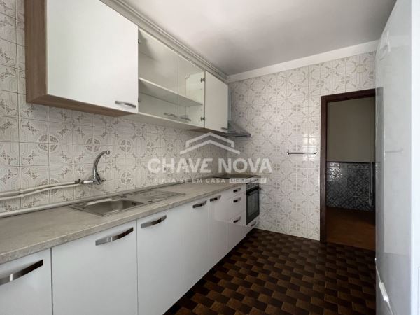 Apartamento T1 em Santa Marinha