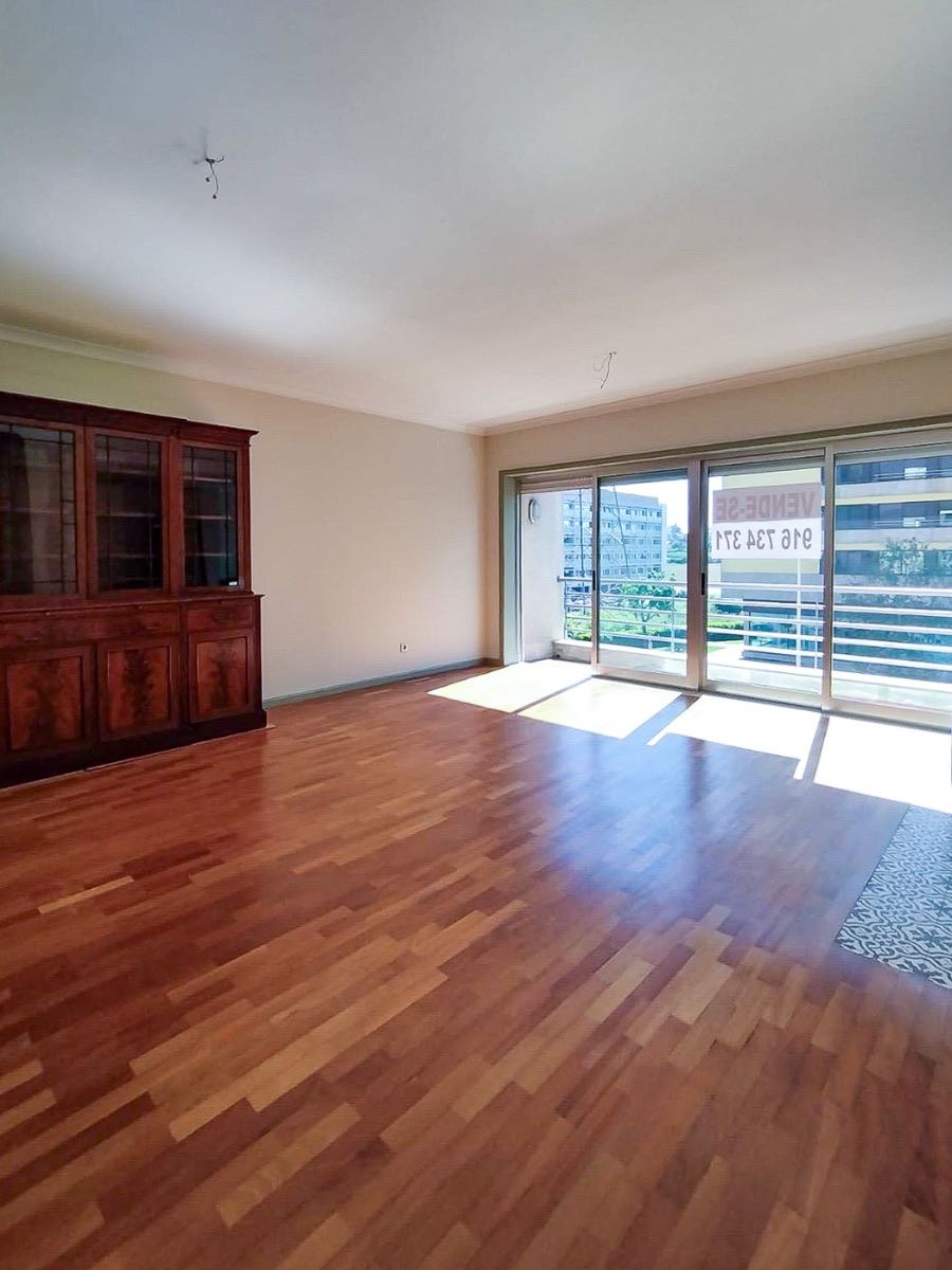 Apartamento T3+1 na Maia
