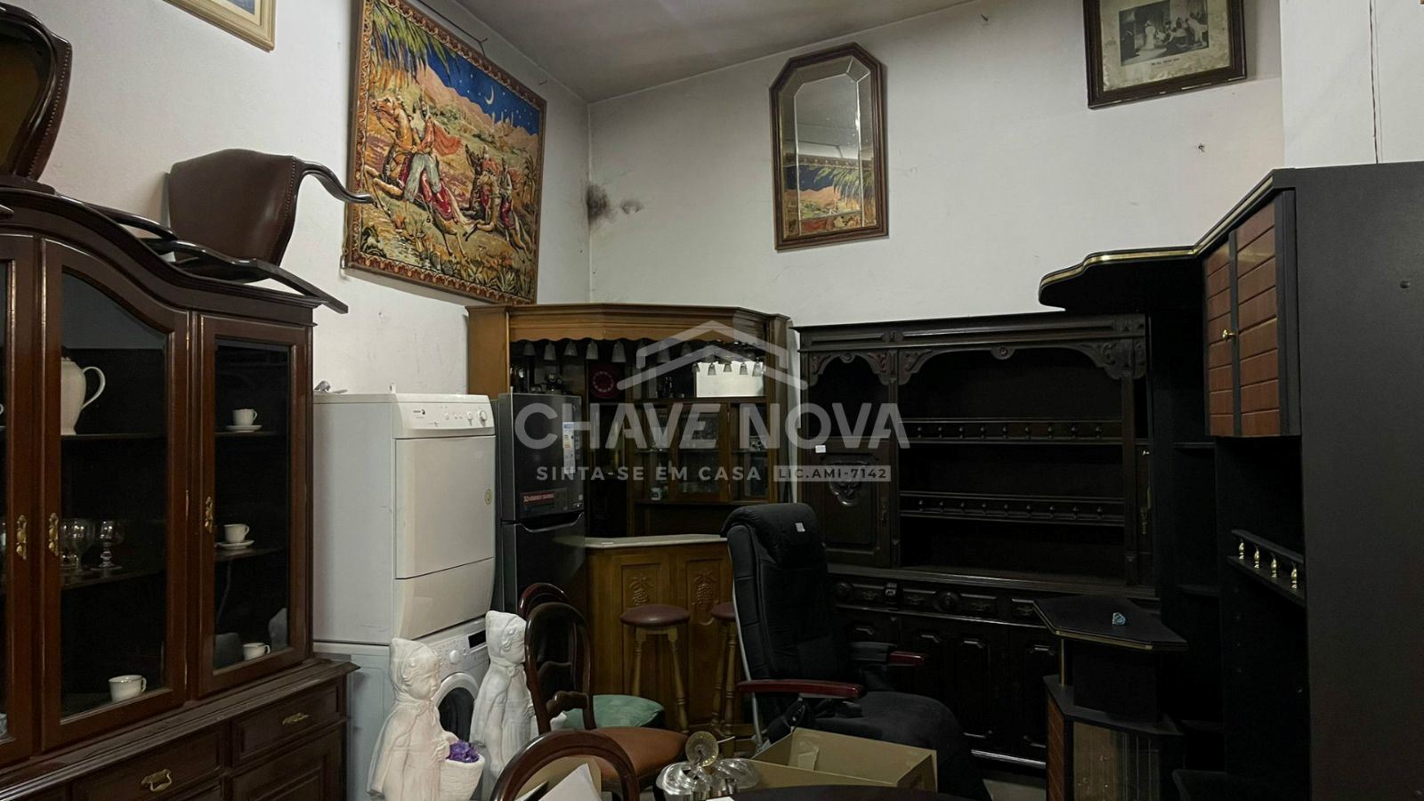 Negócio para Venda em Santa Marinha e São Pedro da Afurada