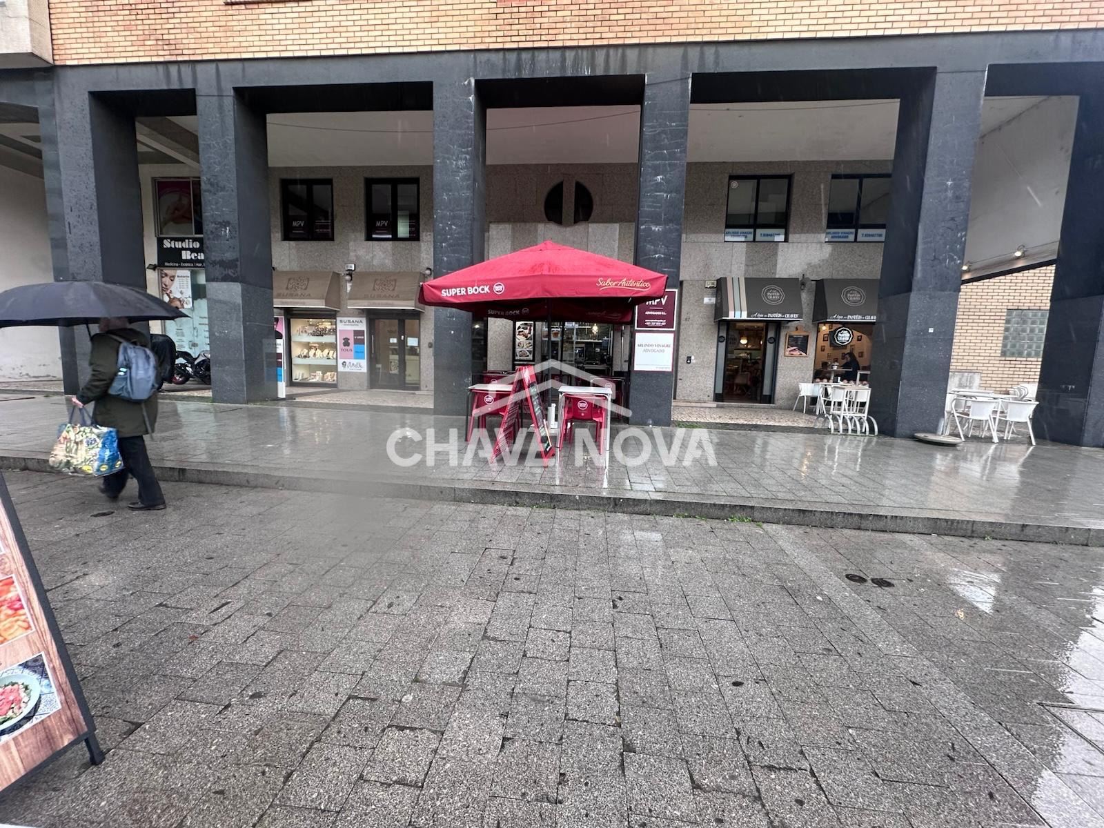 Loja para Trespasse em Mafamude e Vilar do Paraíso