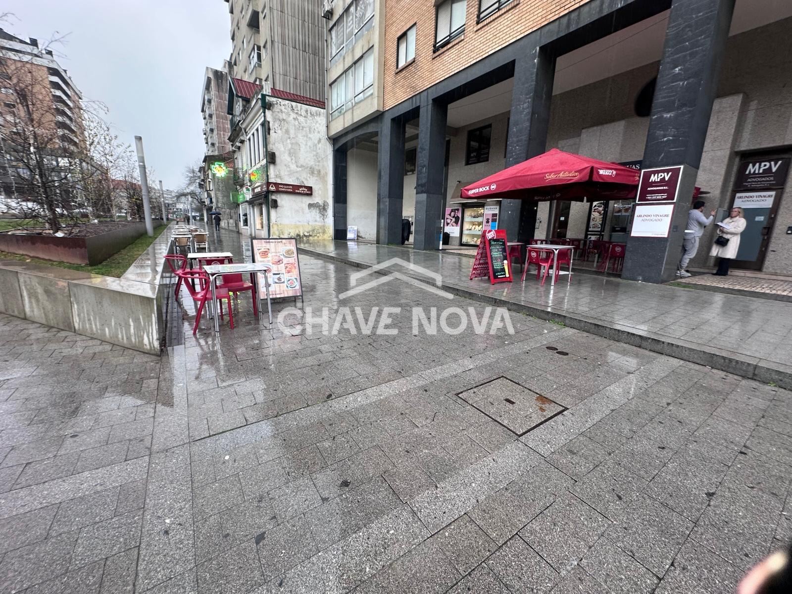 Loja para Trespasse em Mafamude e Vilar do Paraíso