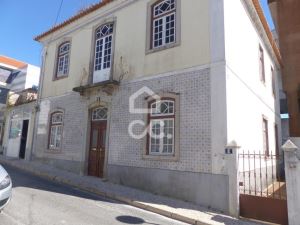 Moradia isolada com 8 Quartos para Compra