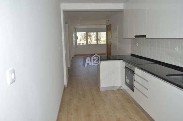 Apartamento com 2 Quartos para Arrendamento