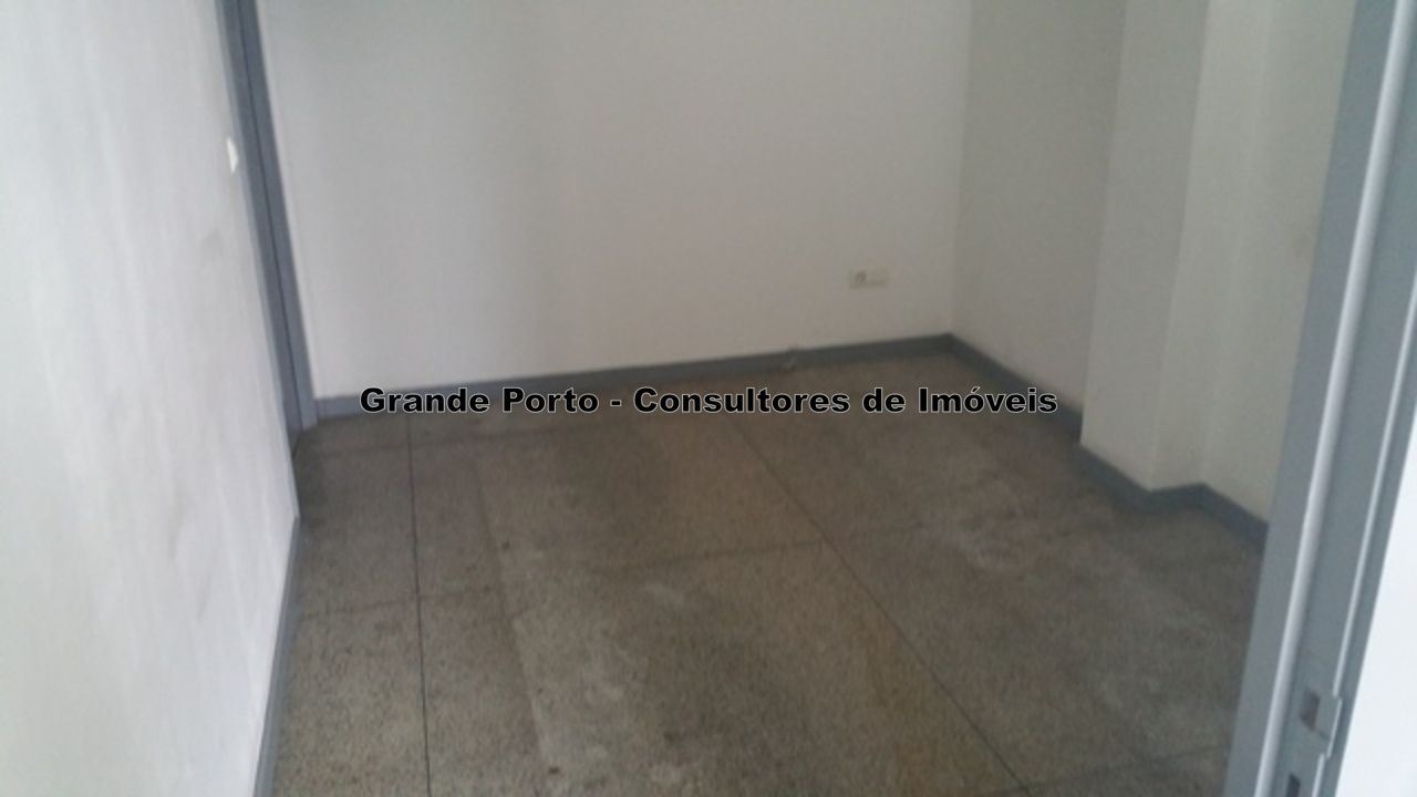 Armazém para Venda em Paranhos Foto 6