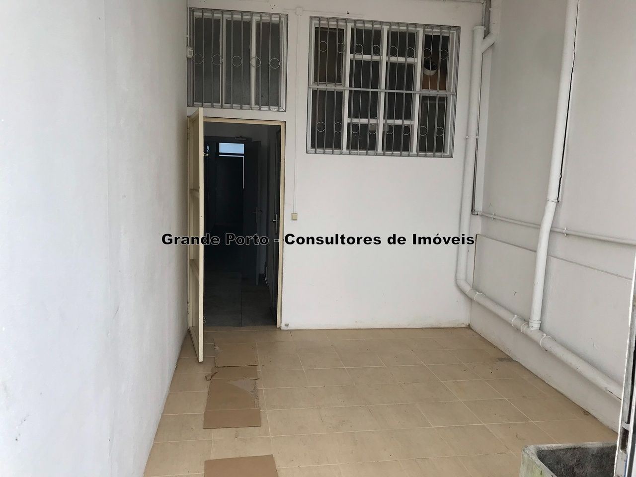 Armazém para Venda em Paranhos Foto 9