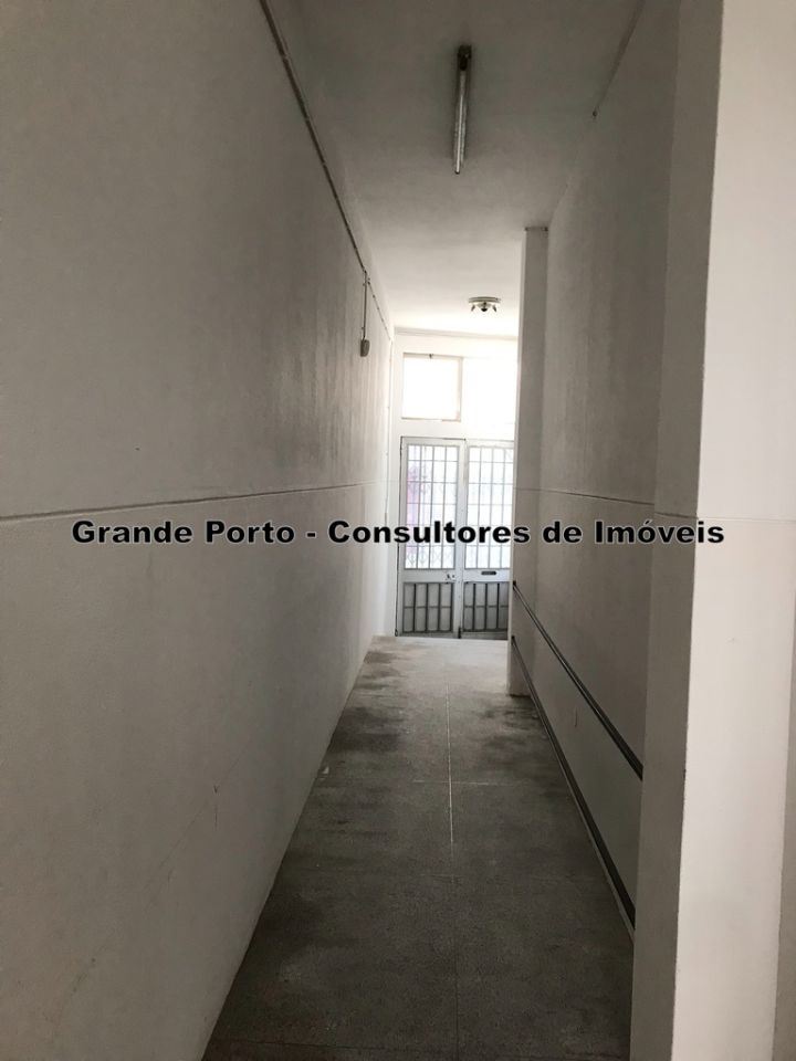 Armazém para Venda em Paranhos Foto 10