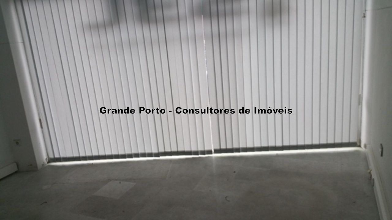 Armazém para Venda em Paranhos Foto 11