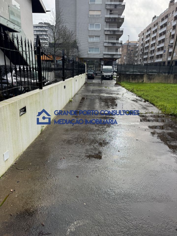 Armazém para Arrendamento em Aguas Santas