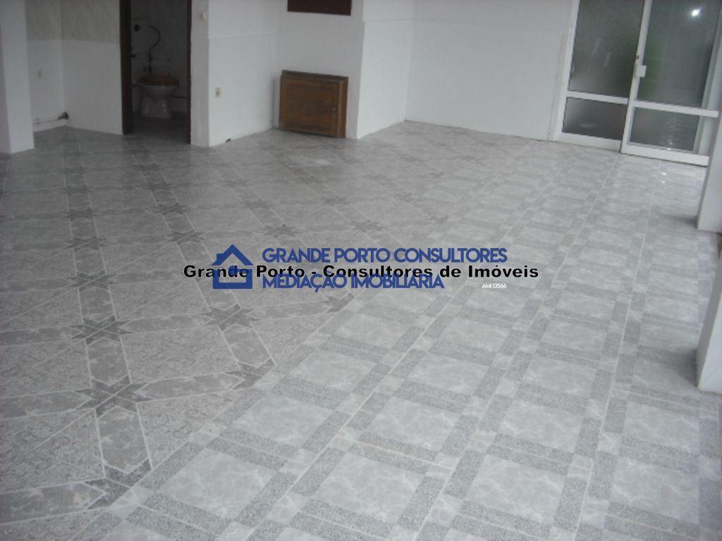 Armazém para Arrendamento em Ermesinde