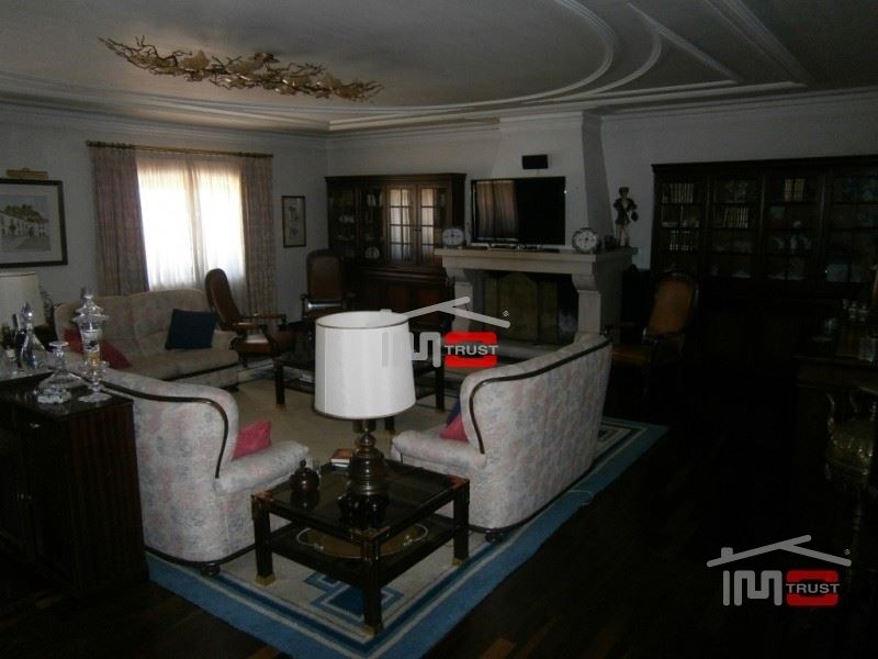 Moradia T6 para Venda em Leiria, Pousos, Barreira e Cortes